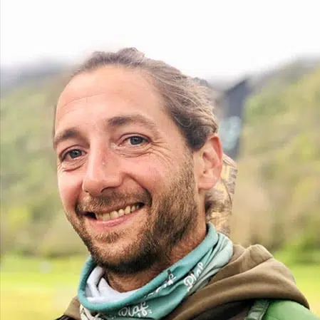 Simon, moniteur parapente chez Virevolte