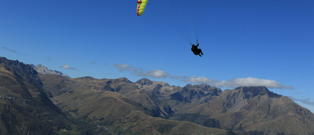 Formation parapente, vallée du Louron (Loudenvielle, Hautes-Pyrénées)